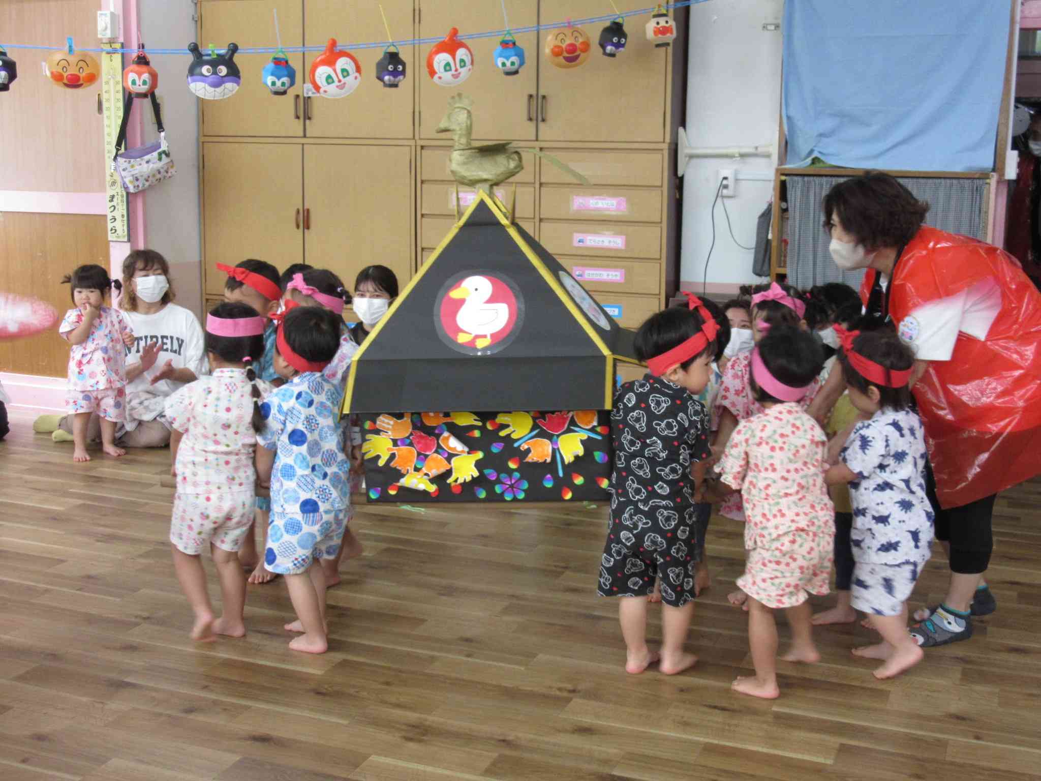 夏まつりで大はしゃぎ